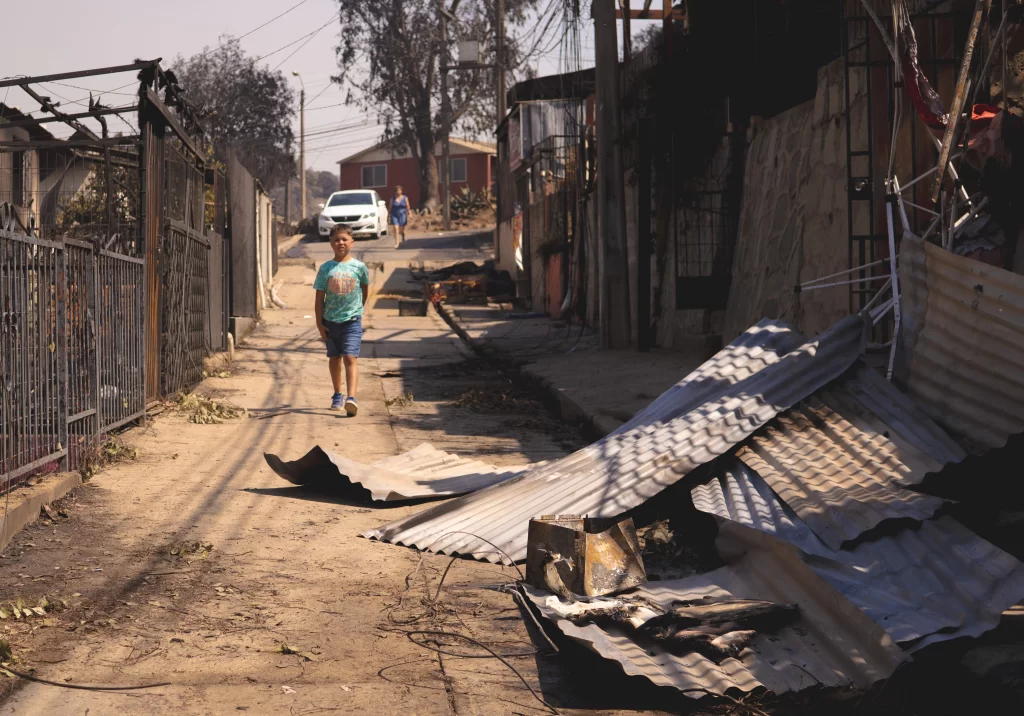 Fotografía del pasaje Cotacotani de El Olivar completamente quemado por el incendio.